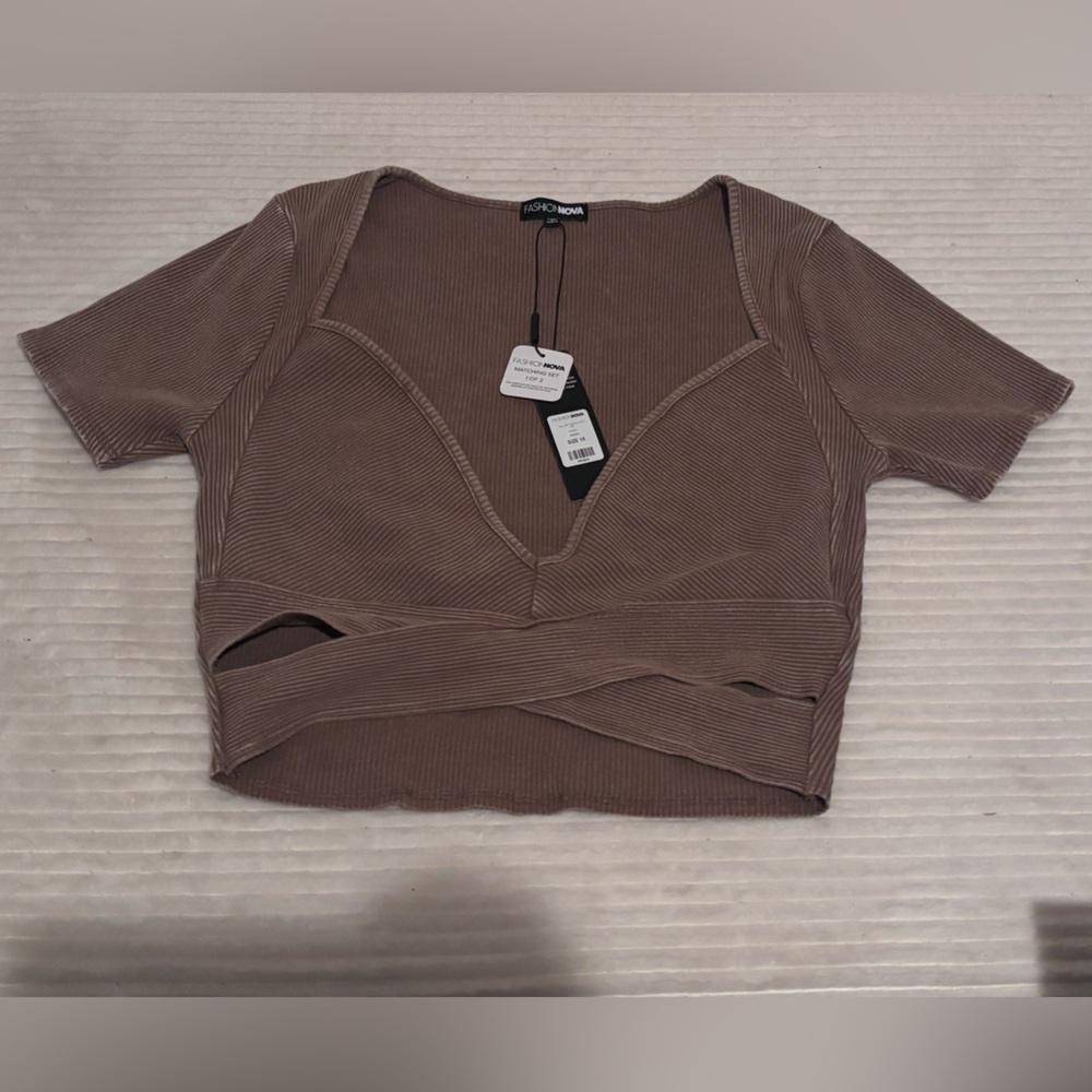 Fashion Nova Ribbed V-Neck Crop Top - Mauve Brown XL